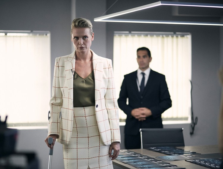 Riviera s03e08 Silence (2020) Filmweb