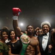 Mike - galeria zdjęć - filmweb
