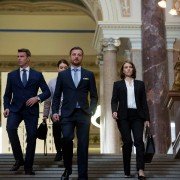 Whiskey Cavalier - galeria zdjęć - filmweb