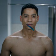 Charlie Barnett w Russian Doll