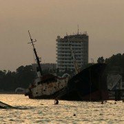 Efekt domina - galeria zdjęć - filmweb