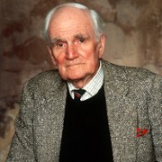 Desmond Llewelyn