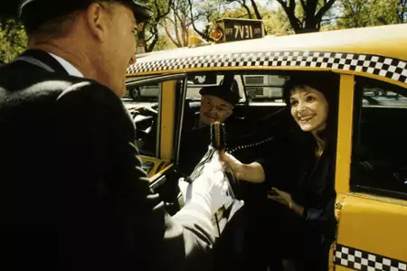 Kanapa w Nowym Jorku - galeria zdjęć - filmweb