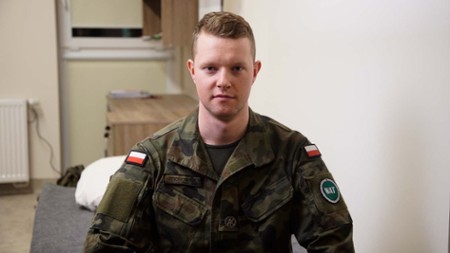 Sezon 1 Odcinek 1 Koniec z cywilem