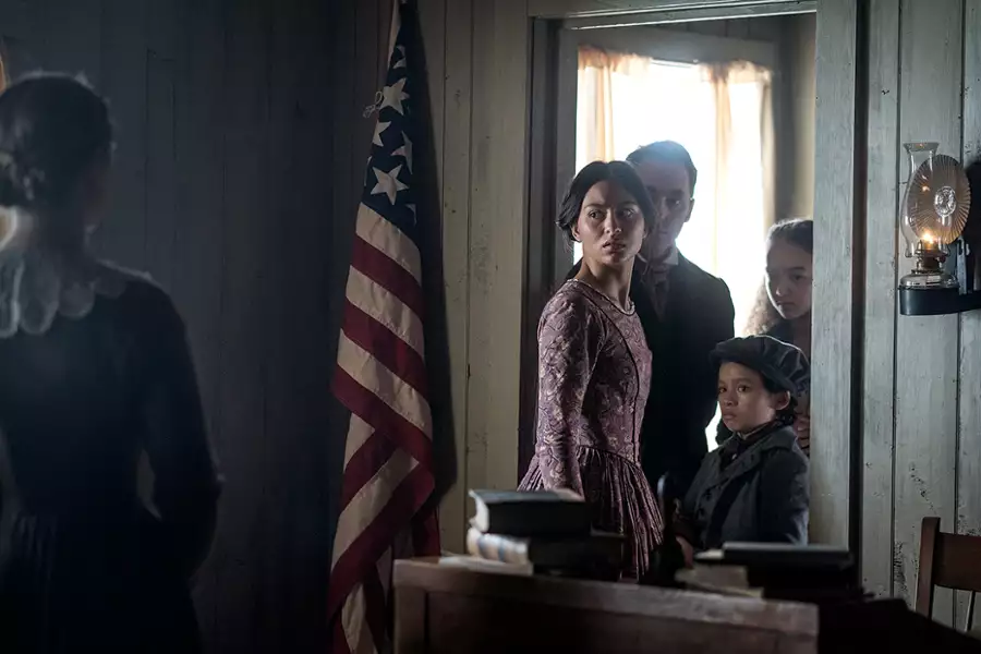 Chapelwaite - galeria zdjęć - filmweb