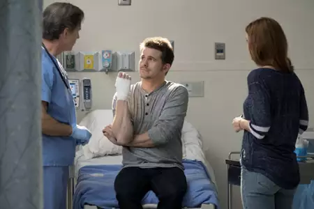 Kevin (Probably) Saves the World - galeria zdjęć - filmweb