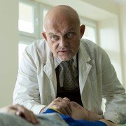 Za niebieskimi drzwiami - galeria zdjęć - filmweb