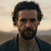 Christopher Abbott w Na wsch&oacute;d od Edenu