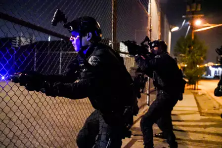 S.W.A.T. - galeria zdjęć - filmweb