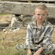 Chłopiec w pasiastej piżamie - galeria zdjęć - filmweb