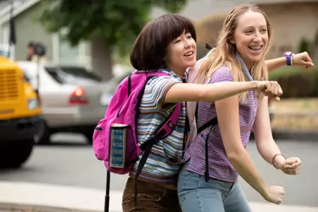 PEN15 - galeria zdjęć - filmweb