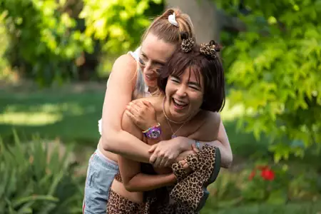 PEN15 - galeria zdjęć - filmweb
