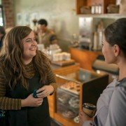 Shrill - galeria zdjęć - filmweb