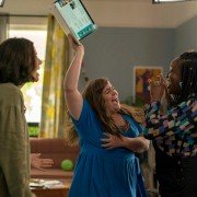 Shrill - galeria zdjęć - filmweb