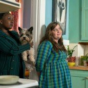 Shrill - galeria zdjęć - filmweb