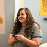 Shrill - galeria zdjęć - filmweb