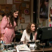Shrill - galeria zdjęć - filmweb