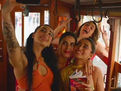Four More Shots Please - galeria zdjęć - filmweb