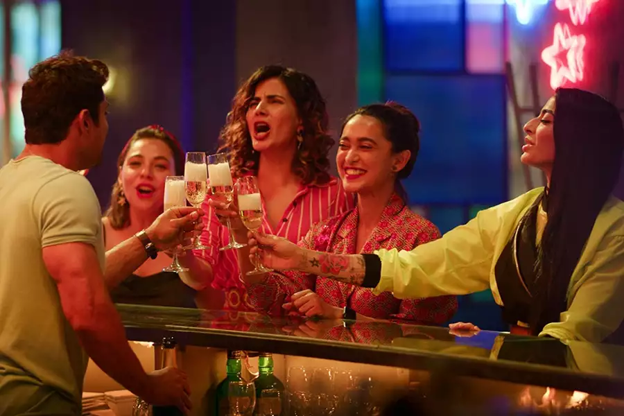 Four More Shots Please - galeria zdjęć - filmweb