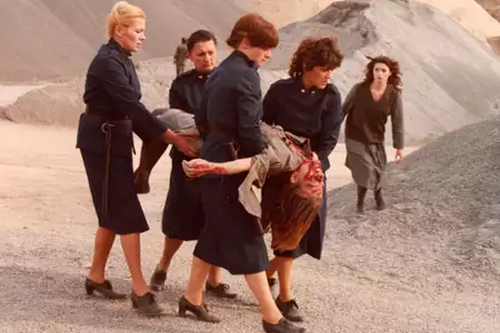 Przemoc w więzieniu dla kobiet - galeria zdjęć - filmweb