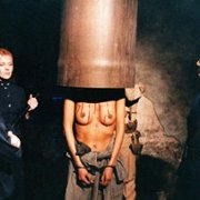 Przemoc w więzieniu dla kobiet - galeria zdjęć - filmweb