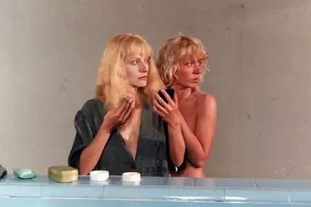 Emanuelle fuga dall'inferno - galeria zdjęć - filmweb