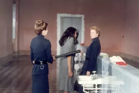 Emanuelle fuga dall'inferno - galeria zdjęć - filmweb
