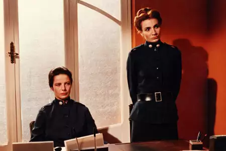 Emanuelle fuga dall'inferno - galeria zdjęć - filmweb