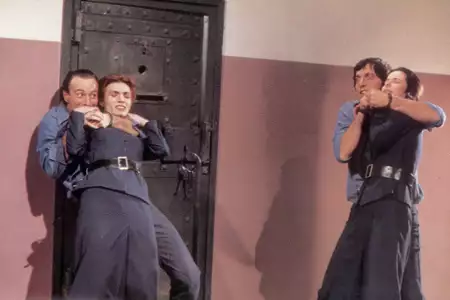Emanuelle fuga dall'inferno - galeria zdjęć - filmweb