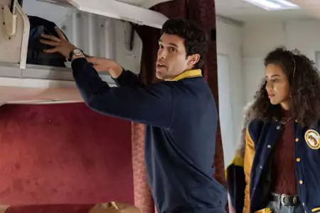 Yellowjackets - galeria zdjęć - filmweb