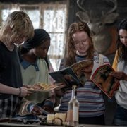 Yellowjackets - galeria zdjęć - filmweb