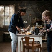 Yellowjackets - galeria zdjęć - filmweb