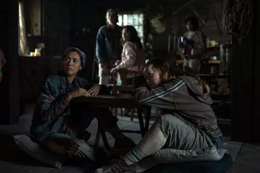 Yellowjackets - galeria zdjęć - filmweb
