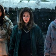 Yellowjackets - galeria zdjęć - filmweb
