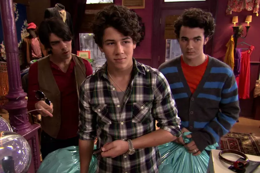 Jonas - galeria zdjęć - filmweb