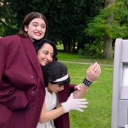 Three Busy Debras - galeria zdjęć - filmweb