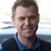 Rodger Corser w Gliniarze z Melbourne