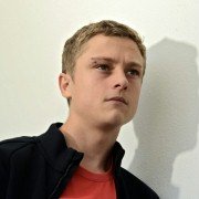 Z podniesionym czołem - galeria zdjęć - filmweb