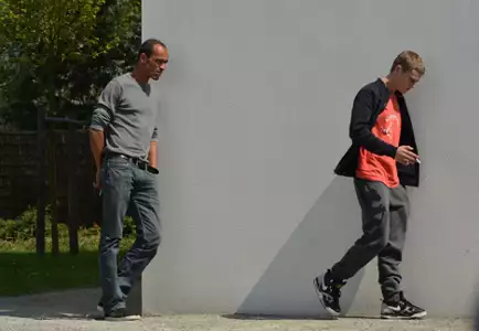 Z podniesionym czołem - galeria zdjęć - filmweb