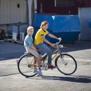 Pojken med guldbyxorna - galeria zdjęć - filmweb