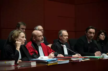 Dziewczyna z bransoletką - galeria zdjęć - filmweb