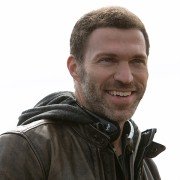 Bumblebee - galeria zdjęć - filmweb
