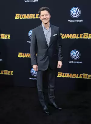 Bumblebee - galeria zdjęć - filmweb