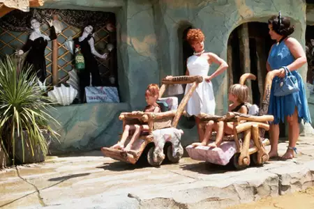 Flintstonowie - galeria zdjęć - filmweb