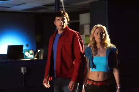 Tajemnice Smallville - galeria zdjęć - filmweb
