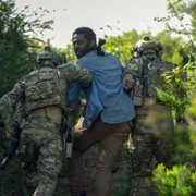 Hostage - galeria zdjęć - filmweb