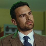 Theo James w Dżentelmeni