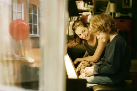 Podróż czerwonego balonika - galeria zdjęć - filmweb