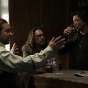 Vares: Kwietniowe dziewczęta - galeria zdjęć - filmweb