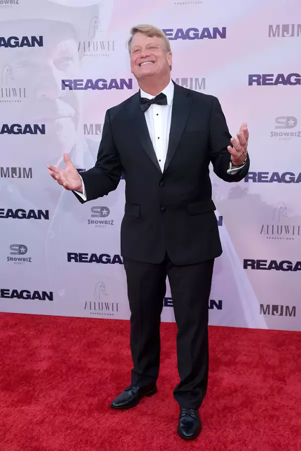 Reagan - galeria zdjęć - filmweb